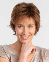 Femme perruque classe 1
